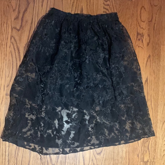 Skirt , see-through at the end - Picture 1 of 3